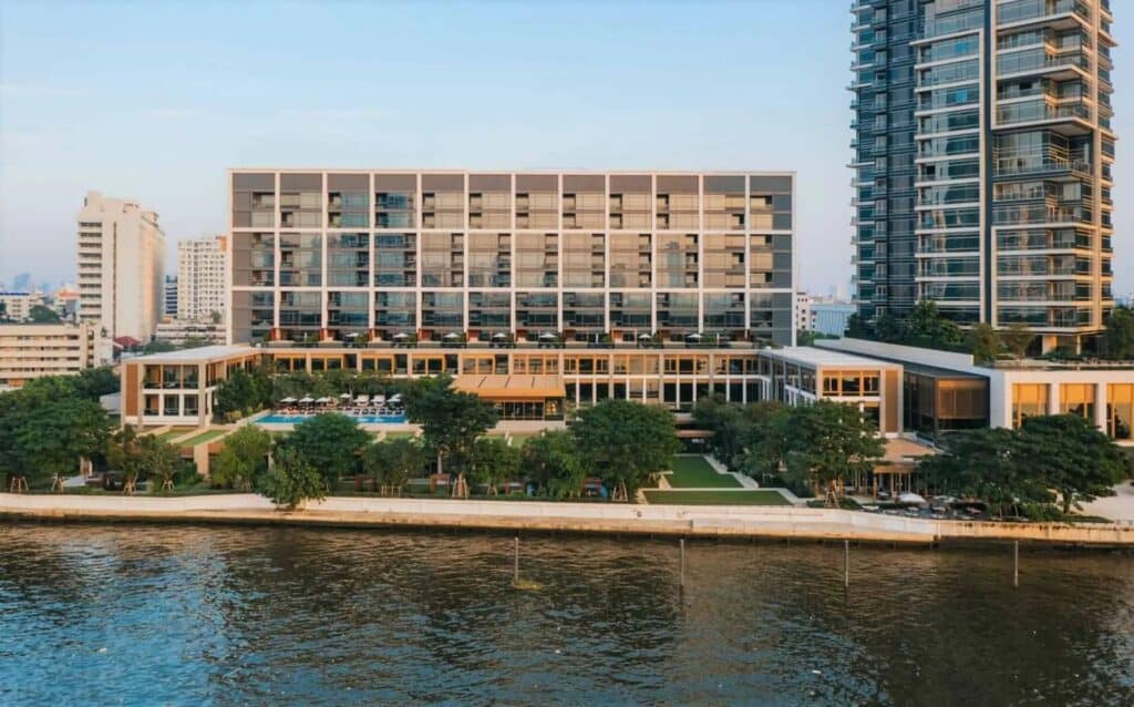 Predný pohľad na Capella Bangkok hotel